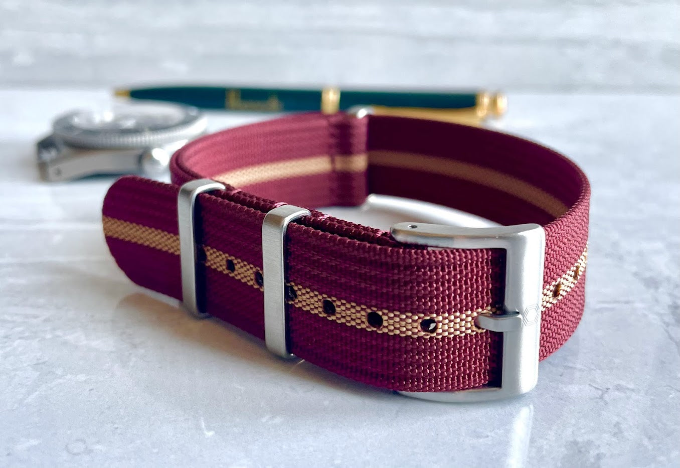 The 'River Oak' - Burgundy and beige adjustable watch strap made of ribbed nylon