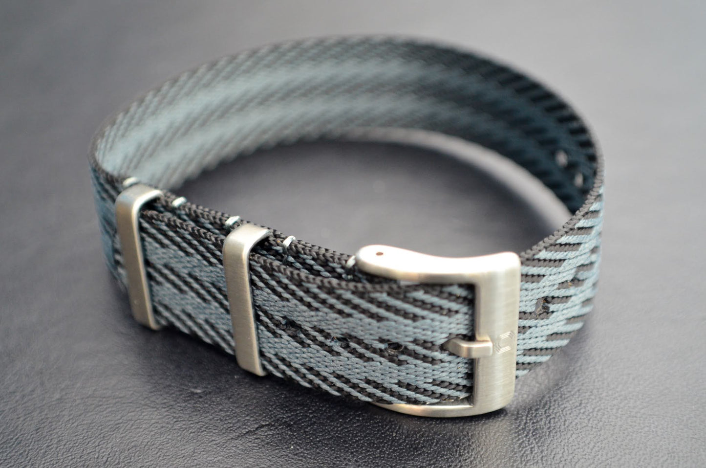 The 'Roger' - Single pass 'Bond' watch strap made of a soft weaved nylon