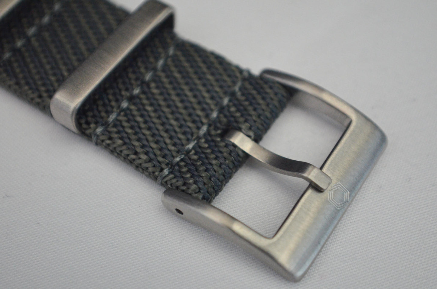 The 'Manitoba' - Single pass grey watch strap made of a soft weaved nylon