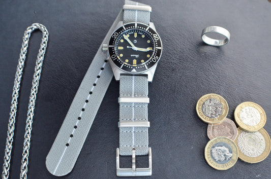 The 'Winston' - Grey and white elasticated military watch strap made of quality stretchy nylon